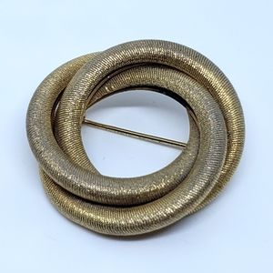 Vintage Sarah Coventry 1.50 Gold Tone Brooch